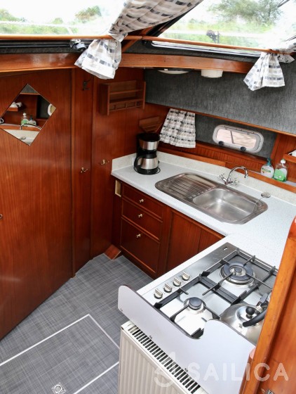 Merenpoort 1100s - Yacht Charter Sailica