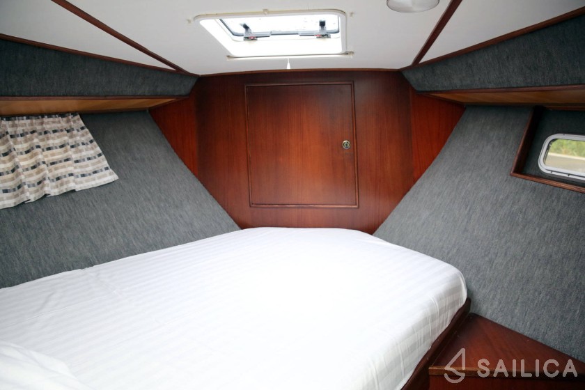 Merenpoort 1100s - Yacht Charter Sailica