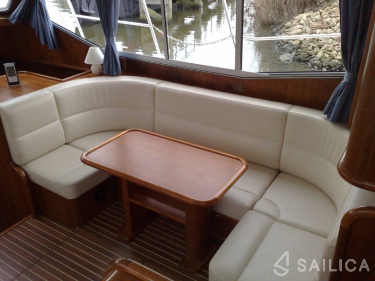 De Drait Advantage 42 - Yacht Charter Sailica