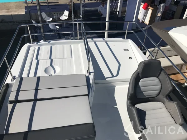 Merry Fisher 1095 FLY - Yacht Charter Sailica