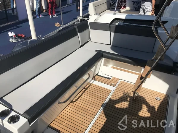 Merry Fisher 1095 FLY - Yacht Charter Sailica