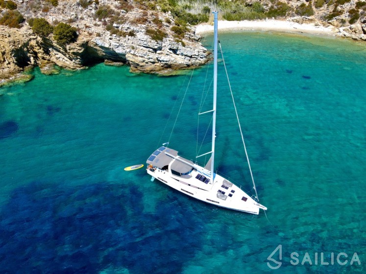 Jeanneau 60 - Yacht Charter Sailica