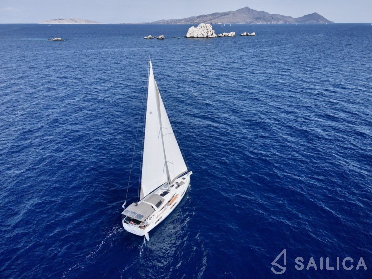 Jeanneau 60 - Yacht Charter Sailica