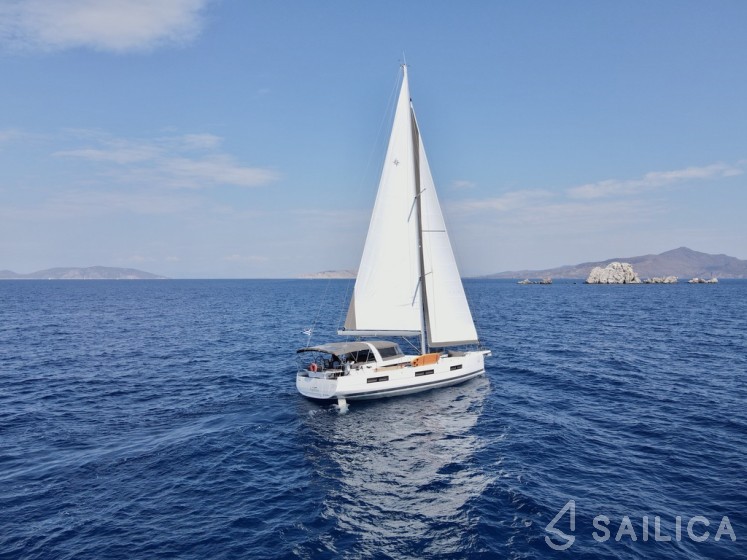 Jeanneau 60 - Yacht Charter Sailica