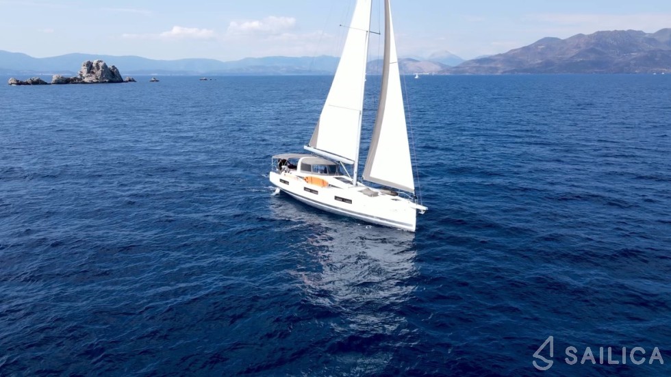 Jeanneau 60 - Yacht Charter Sailica
