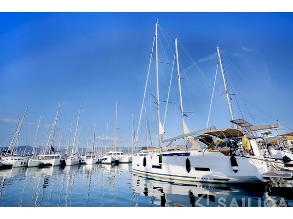 Dufour 390 - Yacht Charter Sailica