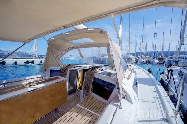 Dufour 390 - Yacht Charter Sailica