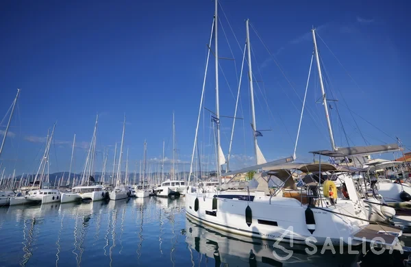 Dufour 390 - Yacht Charter Sailica