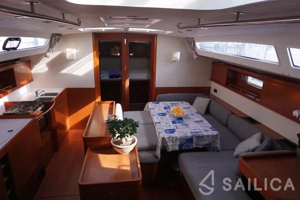 Oceanis 50 Family - Yacht Charter Sailica