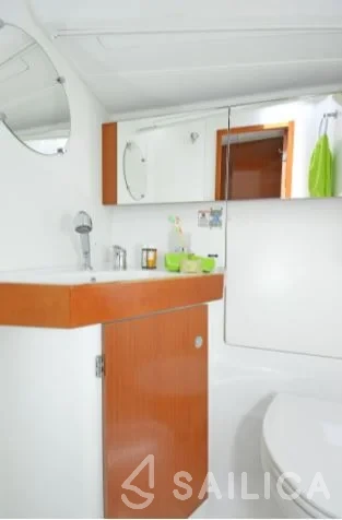 Oceanis 50 Family - Yacht Charter Sailica
