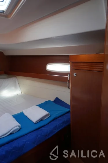 Oceanis 50 Family - Yacht Charter Sailica