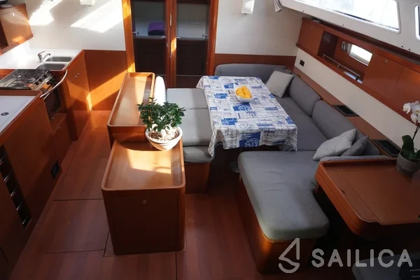 Oceanis 50 Family - Yacht Charter Sailica