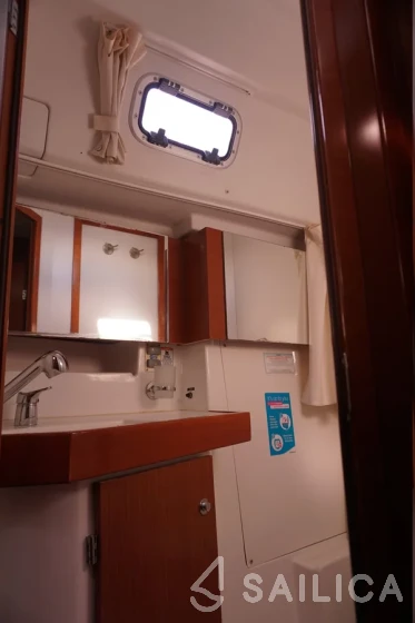 Oceanis 50 Family - Yacht Charter Sailica