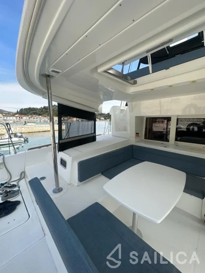 Lagoon 450  Flybridge - Yacht Charter Sailica