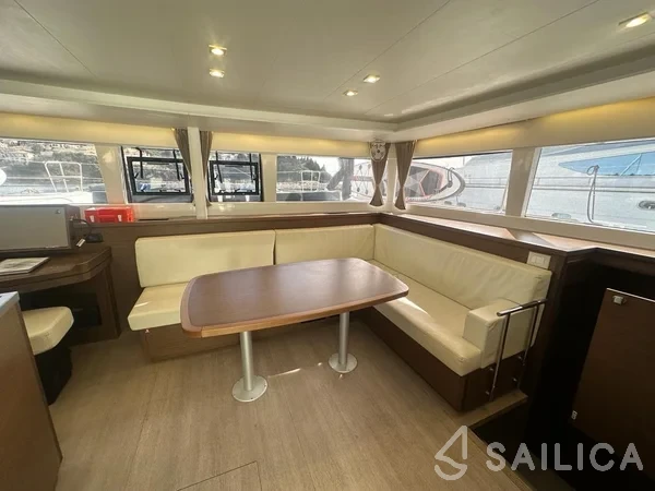 Lagoon 450  Flybridge - Yacht Charter Sailica