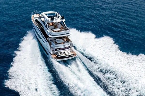 Galeon 640 Fly - Yacht Charter Sailica