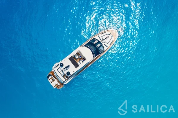 Galeon 640 Fly - Yacht Charter Sailica