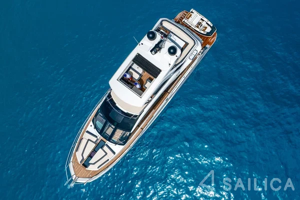 Galeon 640 Fly - Yacht Charter Sailica