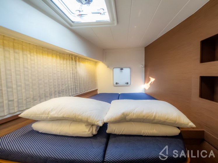 Lagoon 42 - Photo #8 Lagoon 42 - Yacht Charter Sailica