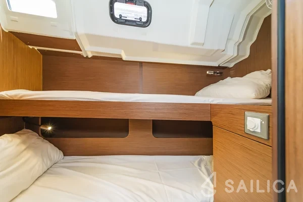 Oceanis 46.1 - Yacht Charter Sailica