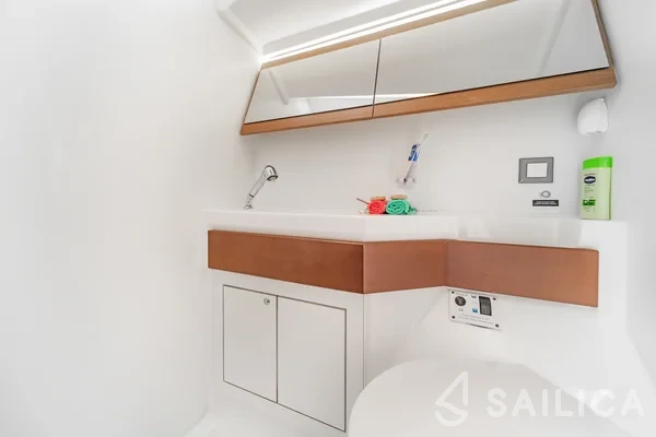Oceanis 46.1 - Yacht Charter Sailica