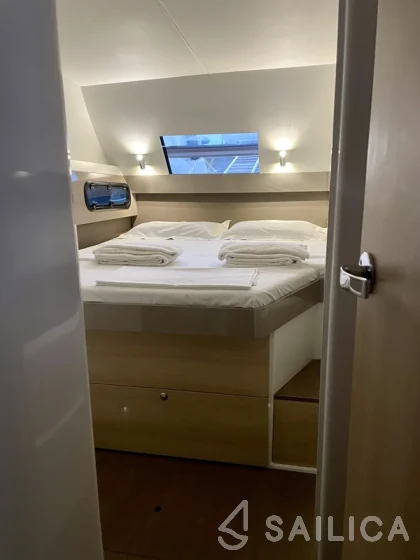 Bali 4.1 - Yacht Charter Sailica