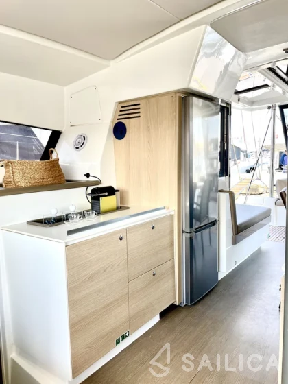 Bali 4.1 - Yacht Charter Sailica