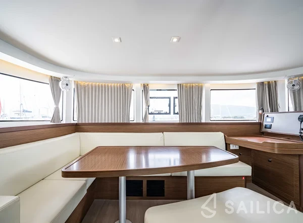 Lagoon 42 - Yacht Charter Sailica