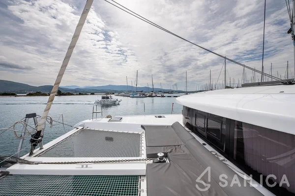 Lagoon 42 - Yacht Charter Sailica