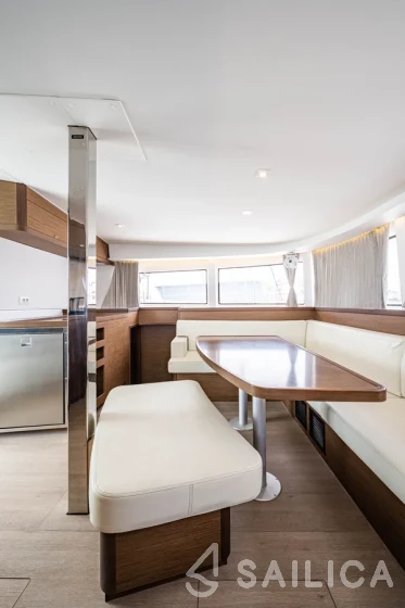 Lagoon 42 - Yacht Charter Sailica