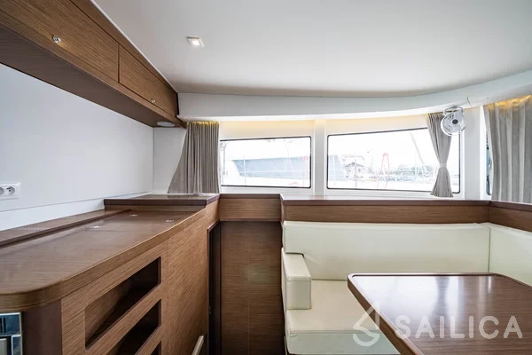 Lagoon 42 - Yacht Charter Sailica