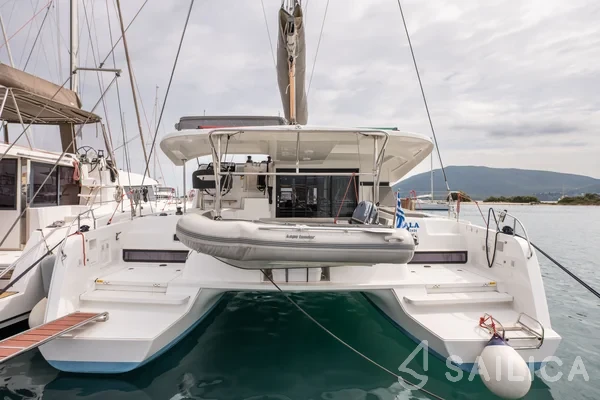 Lagoon 42 - Yacht Charter Sailica