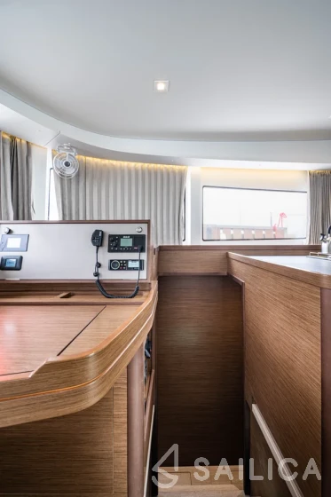 Lagoon 42 - Yacht Charter Sailica