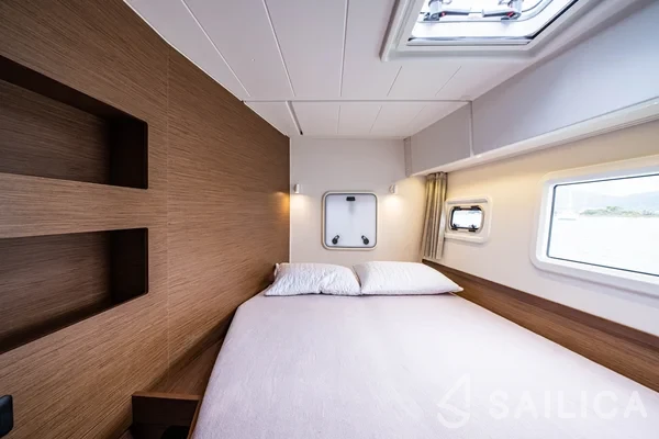 Lagoon 42 - Yacht Charter Sailica