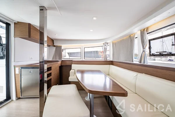 Lagoon 42 - Yacht Charter Sailica