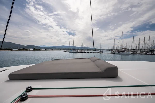 Lagoon 42 - Yacht Charter Sailica