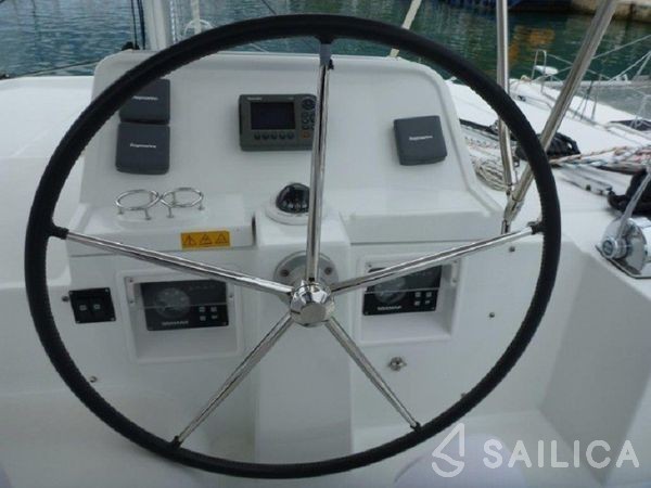 Lagoon 450  Flybridge - Yacht Charter Sailica
