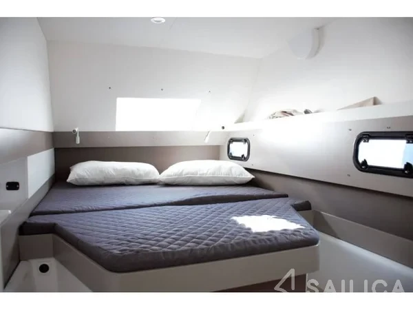Bali 4.3 - Yacht Charter Sailica