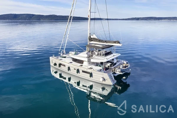 Lagoon 52F - Yacht Charter Sailica
