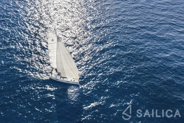 Lagoon 52F - Yacht Charter Sailica