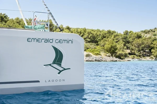 Lagoon 52F - Yacht Charter Sailica