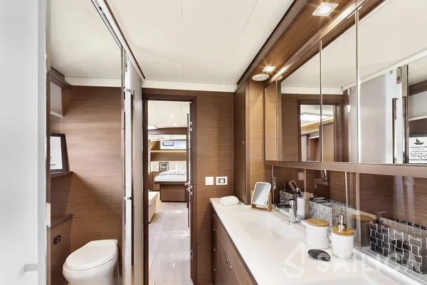 Lagoon 52F - Yacht Charter Sailica