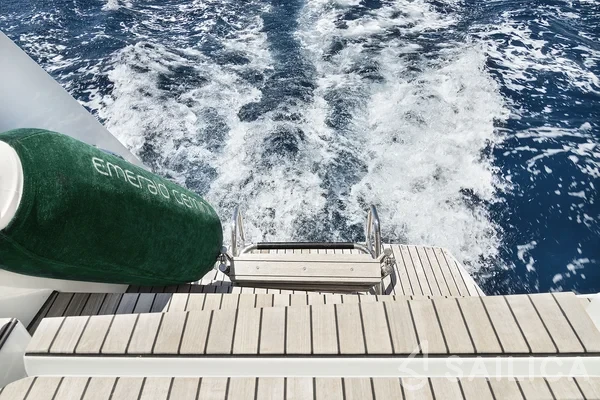 Lagoon 52F - Yacht Charter Sailica