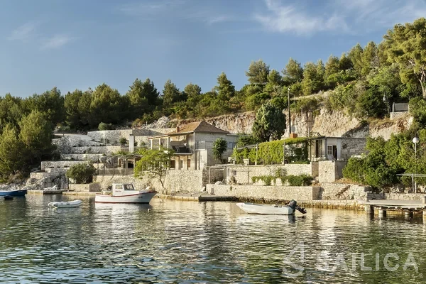 Lagoon 52F - Yacht Charter Sailica