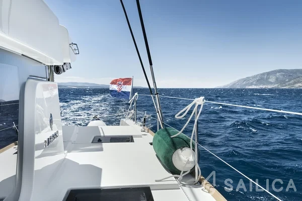 Lagoon 52F - Yacht Charter Sailica