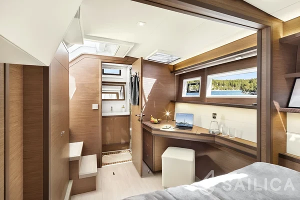 Lagoon 52F - Yacht Charter Sailica