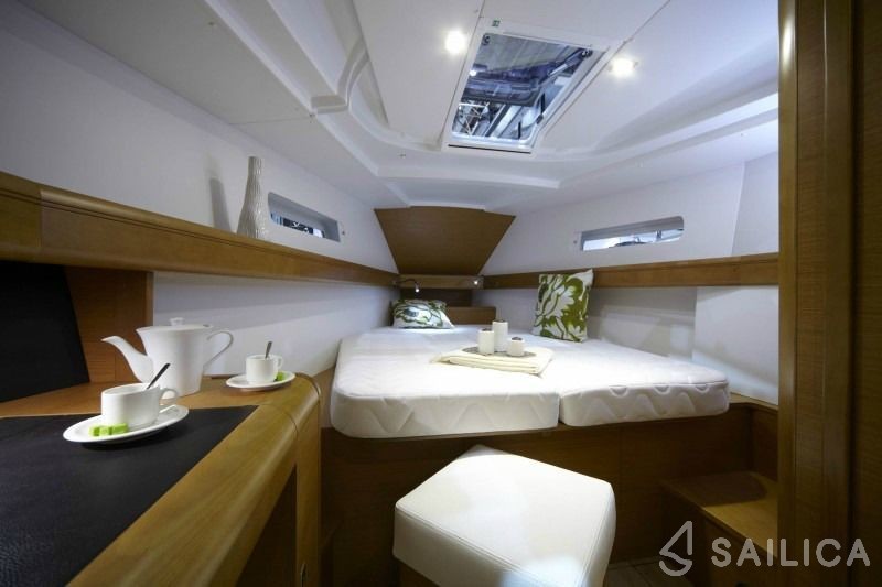 Sun Odyssey 439 - Yacht Charter Sailica