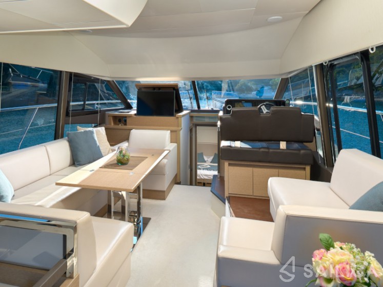Prestige 520 - Yacht Charter Sailica
