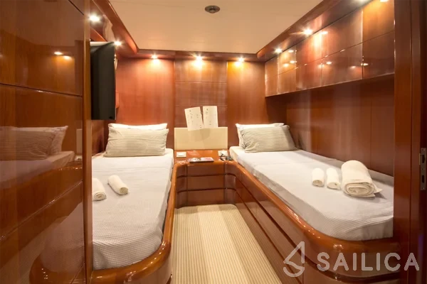 Maiora 24 - Yacht Charter Sailica
