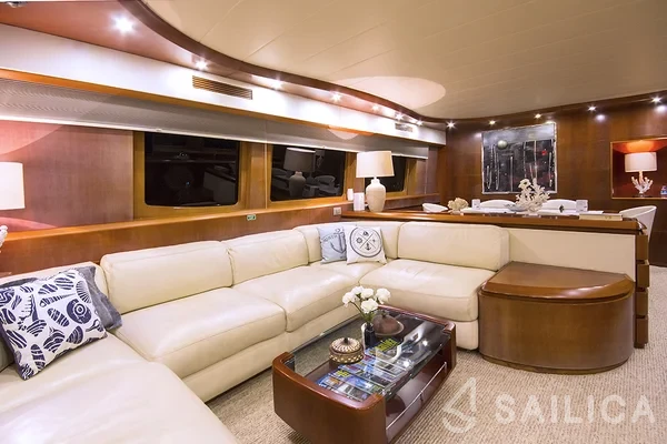 Maiora 24 - Yacht Charter Sailica